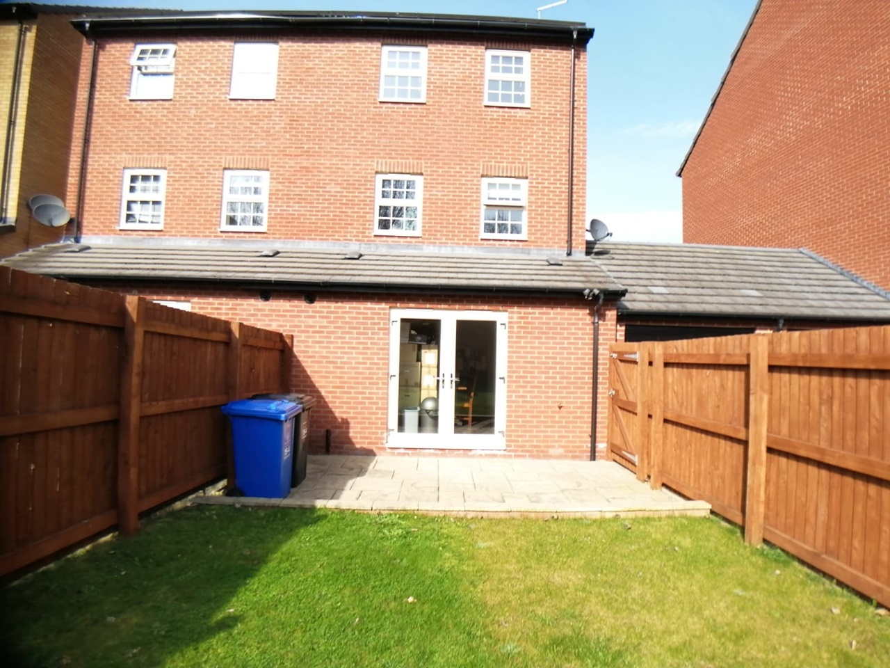 Sinfin, Derby 4 Bed SemiDetached House, Goodsmoor Road, DE24 To