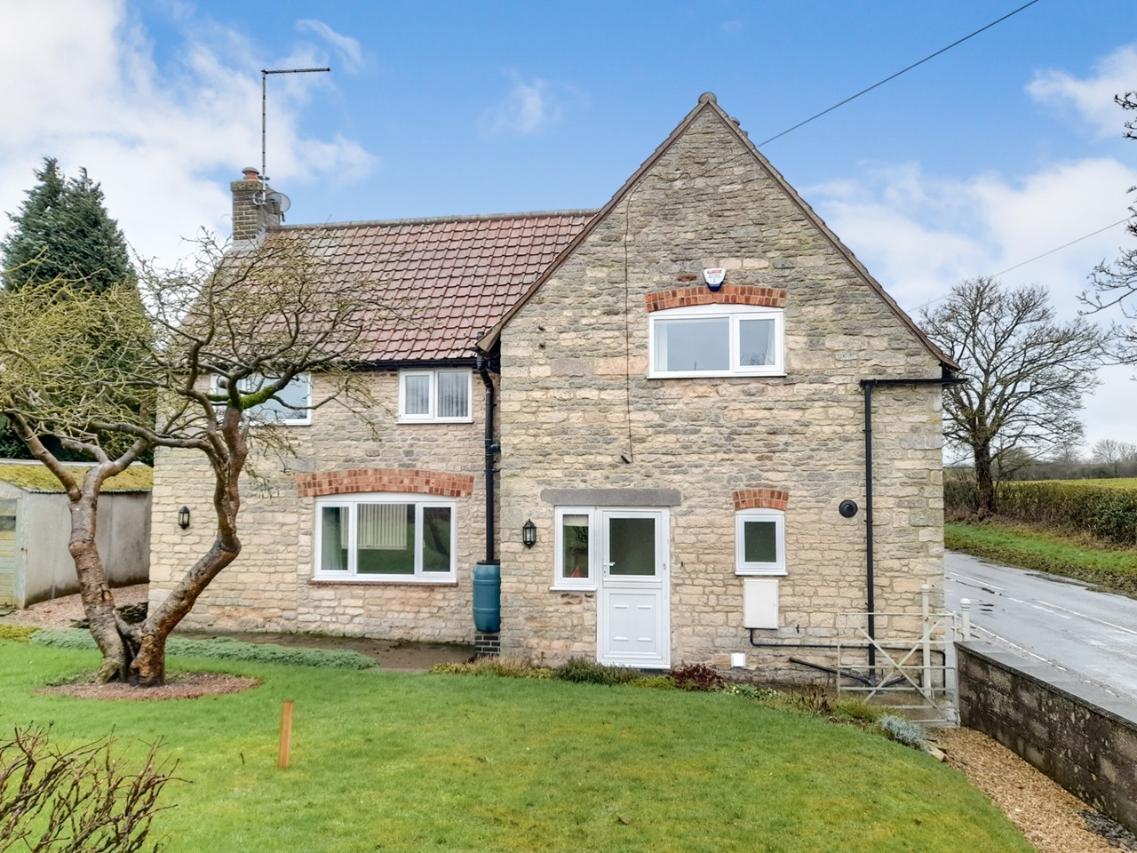 Old Somerby, Grantham 3 Bed SemiDetached House, Farm Cottages, NG33