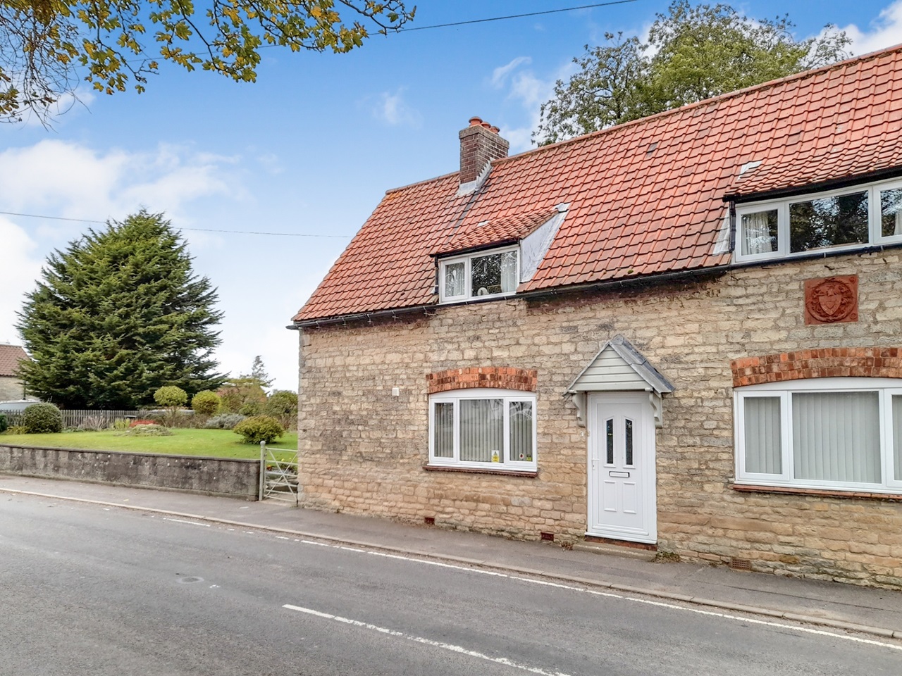 Old Somerby, Grantham 3 Bed SemiDetached House, Farm Cottages, NG33