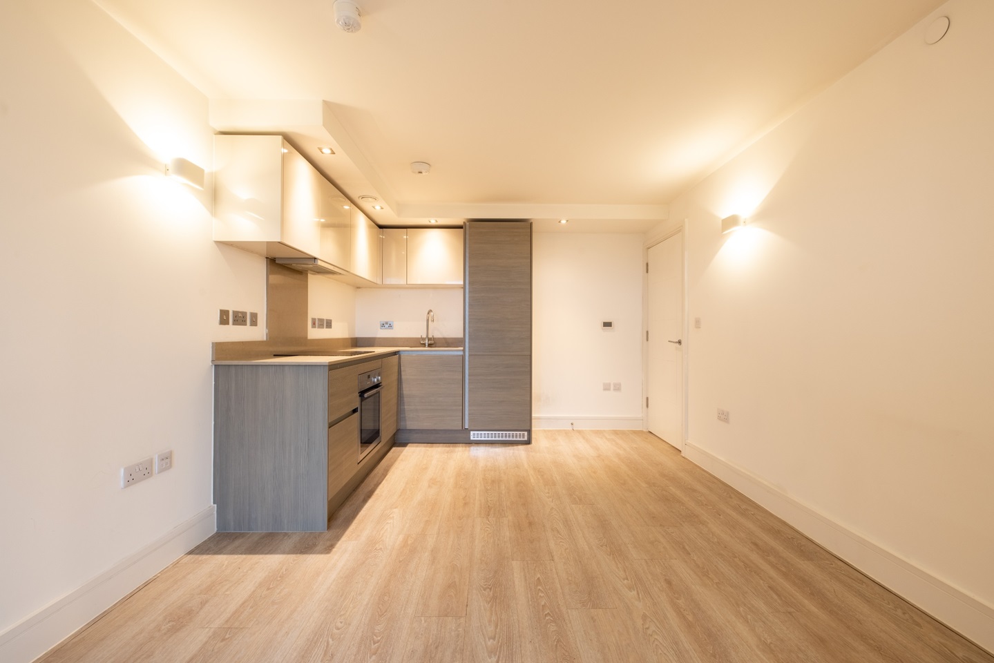 Edgware 1 Bed Flat, Premier House, HA8 To Rent Now for £1,425.00 p/m