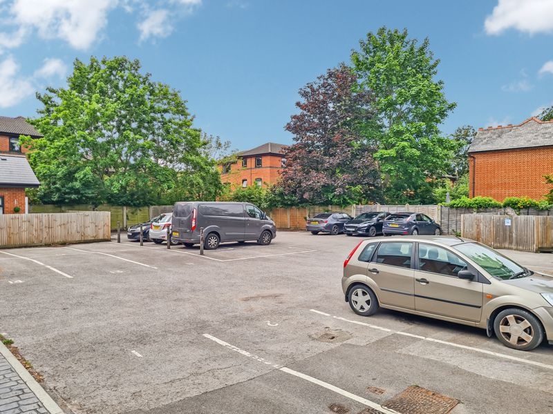 Farnborough 1 Bed Terraced House, Charlie Mews, GU14 To Rent Now