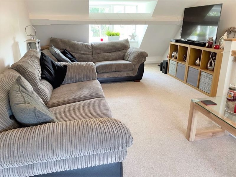 Farnborough 1 Bed Terraced House, Charlie Mews, GU14 To Rent Now