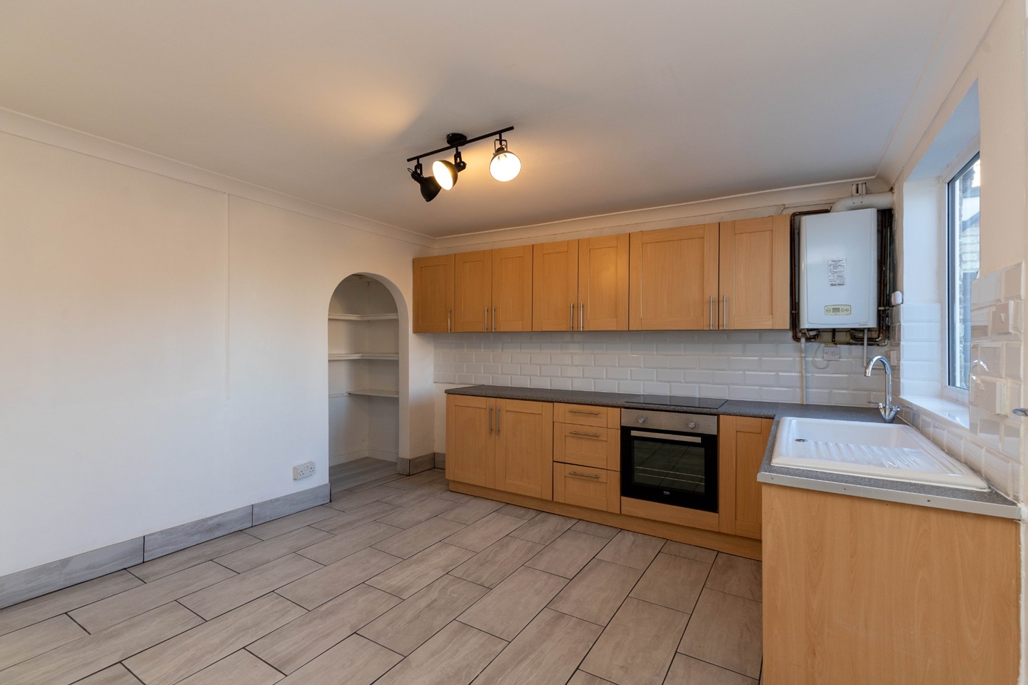 Whittlesey, Peterborough 3 Bed Terraced House, Station Road, PE7 To