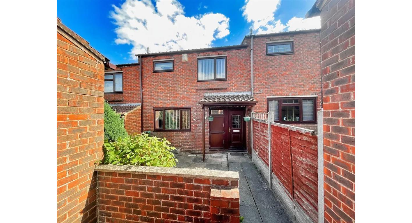 Springfield, Milton Keynes 3 Bed SemiDetached House, Walbrook Avenue