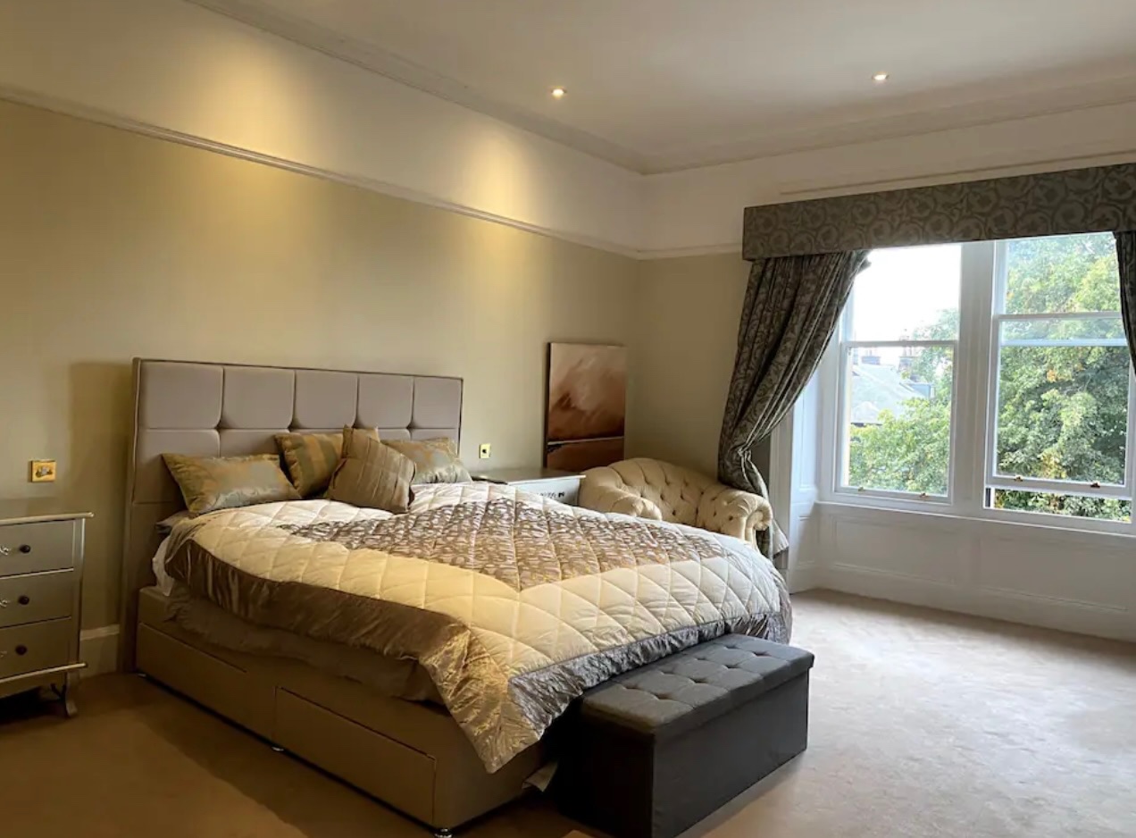 Glasgow 4 Bed SemiDetached House, Cleveden Gardens, G12 To Rent