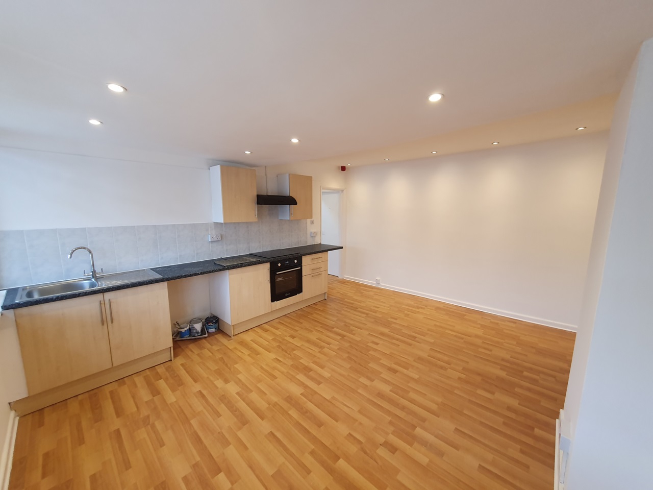 Paignton 1 Bed Flat, Norman Road, TQ3 To Rent Now for £650.00 p/m