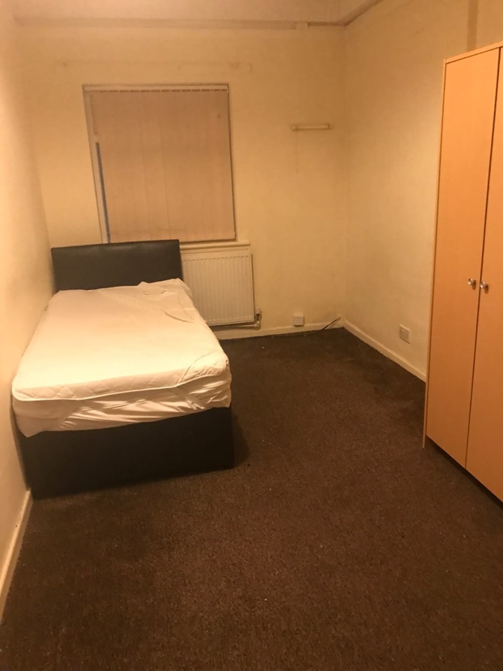 Bolton Room in a Shared House, Bolton, BL2 To Rent Now for £359.67 p/m