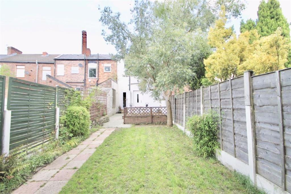 Eccles, Manchester 2 Bed Terraced House, Shakespeare Crescent, M30