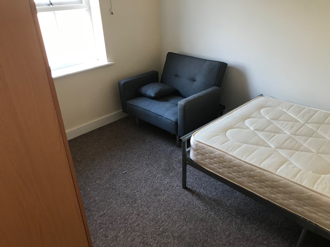 Crediton Room in a Shared House, Tarka Way, EX17 To Rent Now for £