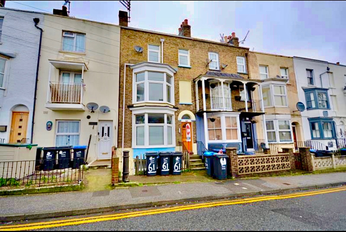 Ramsgate 1 Bed Flat, West Cliff Road, CT11 To Rent Now for £675.00 p/m