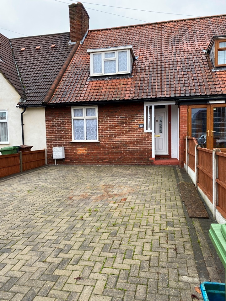 Dagenham 2 Bed Terraced House, Valence Avenue, RM8 To Rent Now for