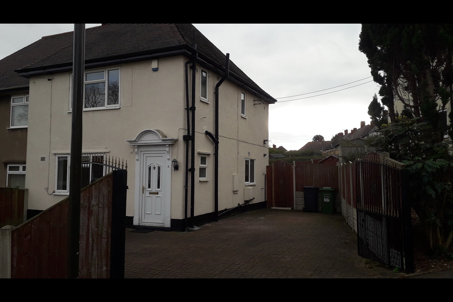 Chesterfield 3 Bed SemiDetached House, Maynard Road, S40 To Rent