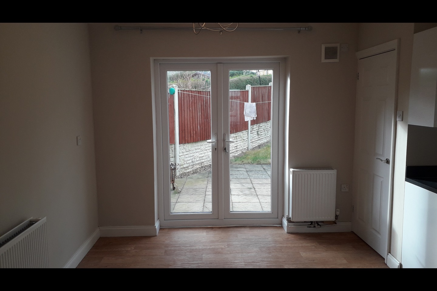 Chesterfield 3 Bed SemiDetached House, Maynard Road, S40 To Rent