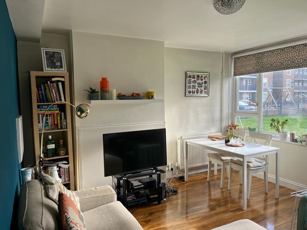 London 2 Bed Woodchurch House, SW9 To Rent Now for £