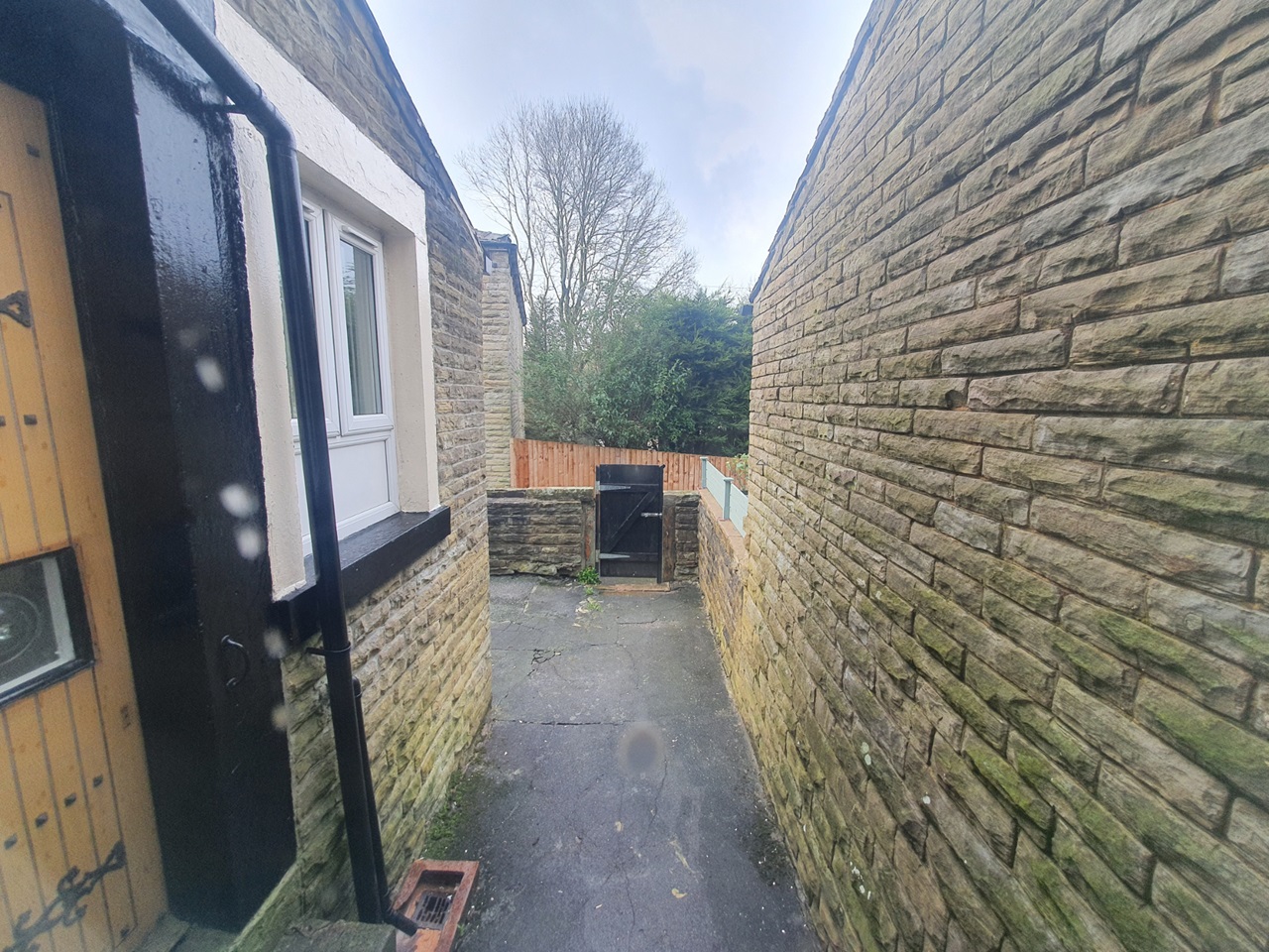 Brierfield, Nelson 2 Bed Terraced House, Veevers Street, BB9 To