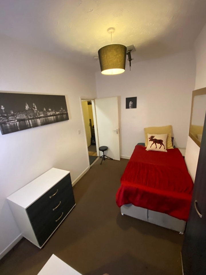 Bootle Room in a Shared House, Hero Street, L20 To Rent Now for £