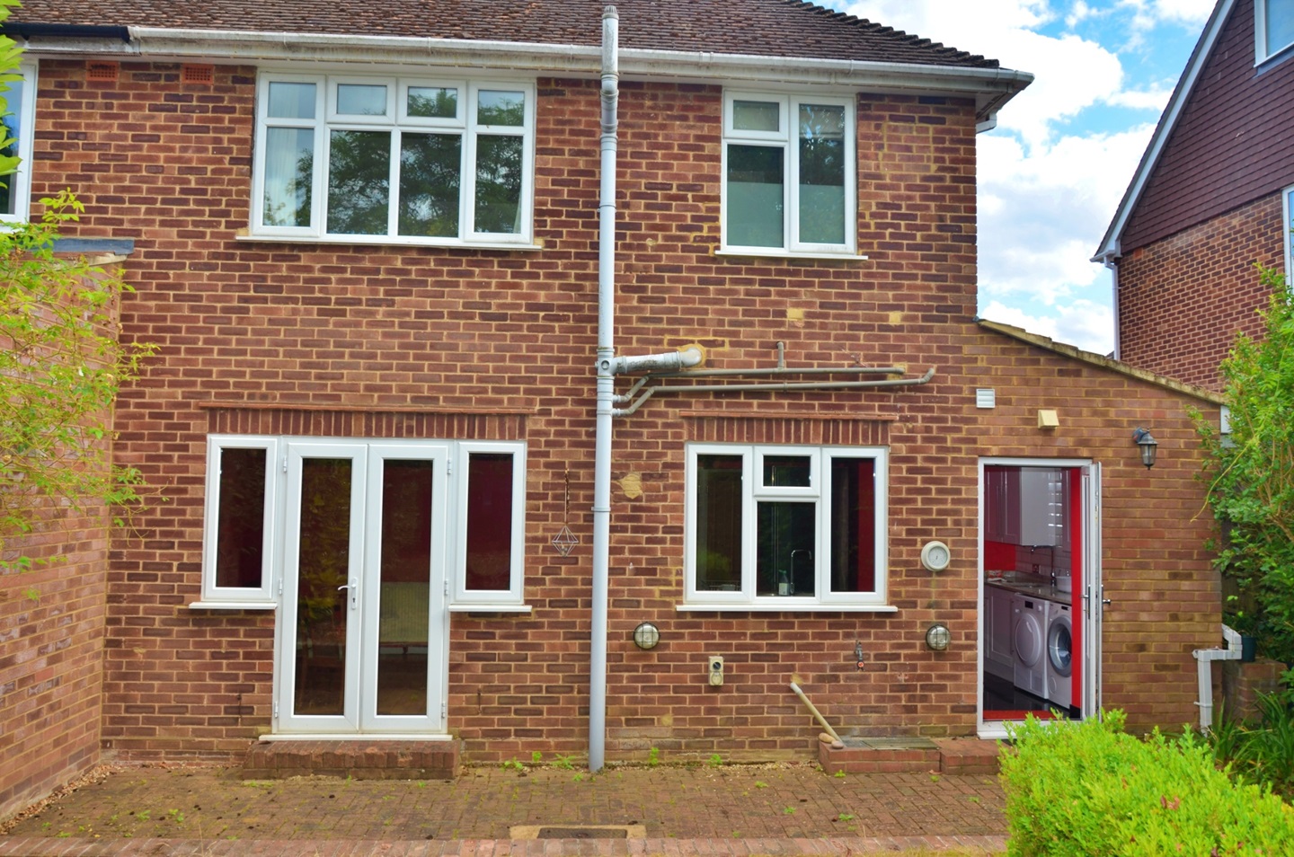 Earley, Reading 3 Bed SemiDetached House, Redhatch Drive, RG6 To