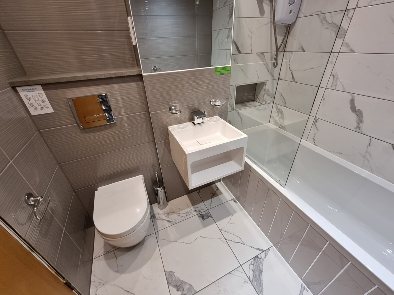 Glasgow 2 Bed Flat, Dalhousie Court, G4 To Rent Now for £1,300.00 p/m