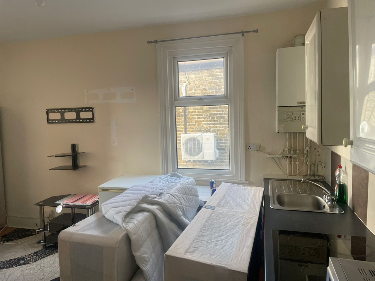 Barking Studio Flat, Longbridge Road, IG11 To Rent Now for £1,100.