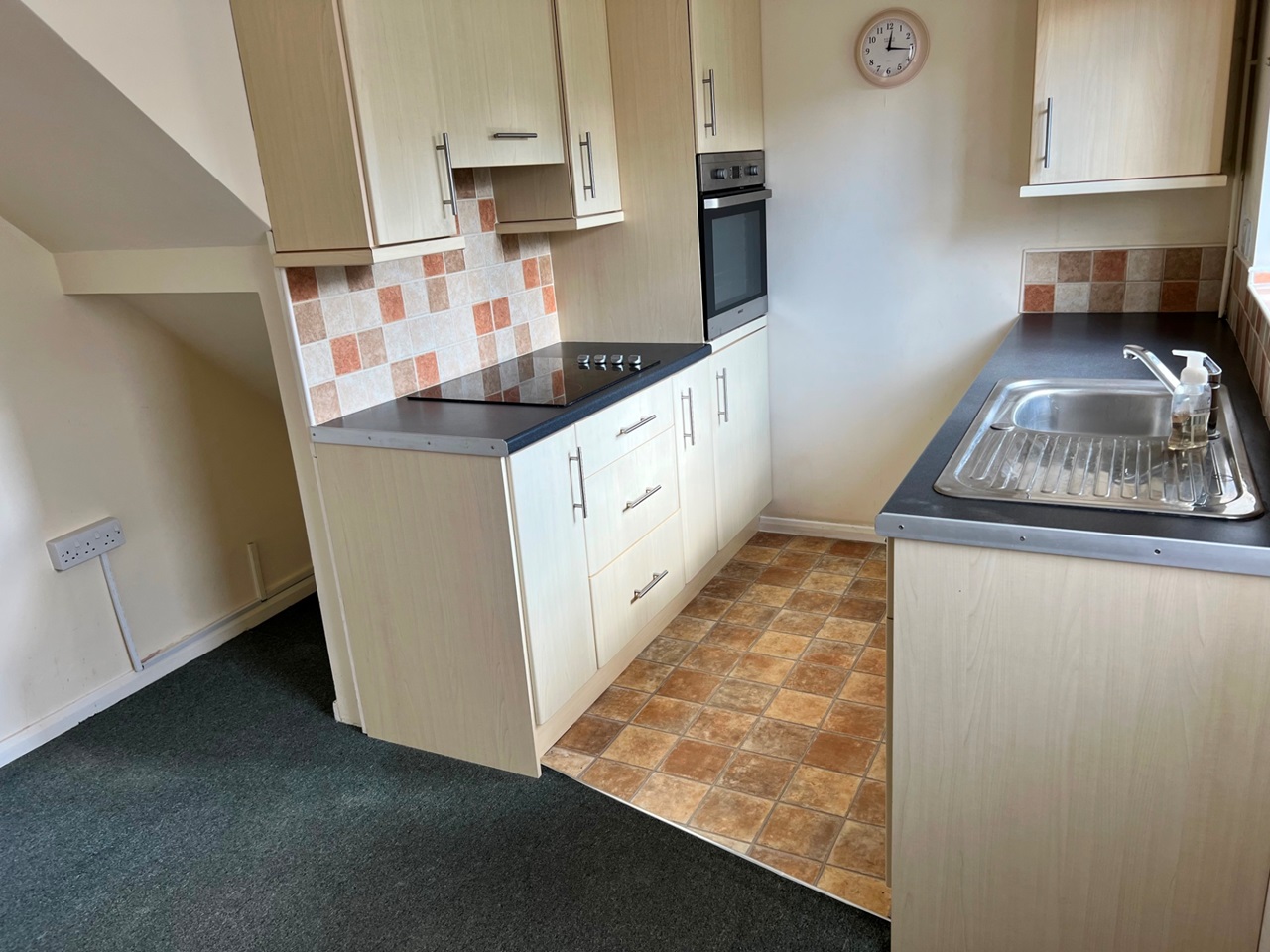 Derbyshire 2 Bed SemiDetached House, Hallam Way, DE7 To Rent Now for £800.00 p/m