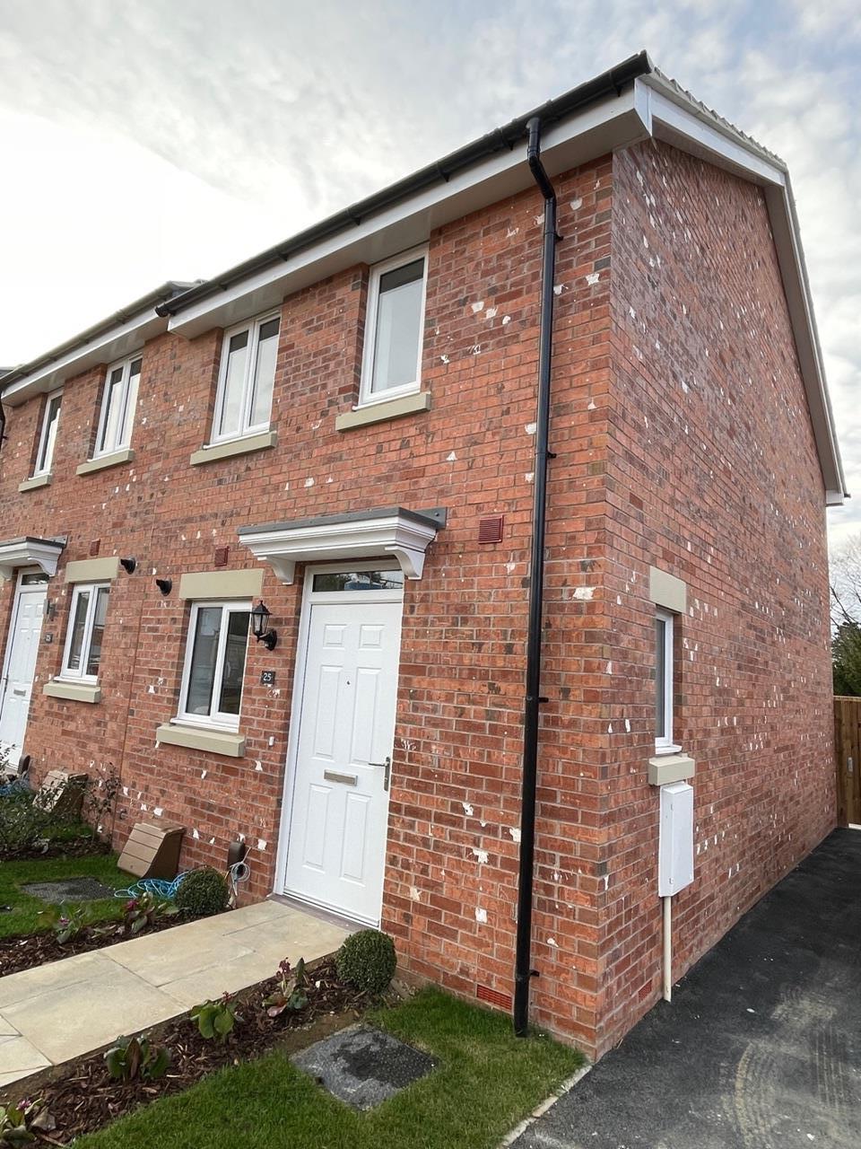 Raunds, Wellingborough 2 Bed End Terrace, Swallow Drive, NN9 To