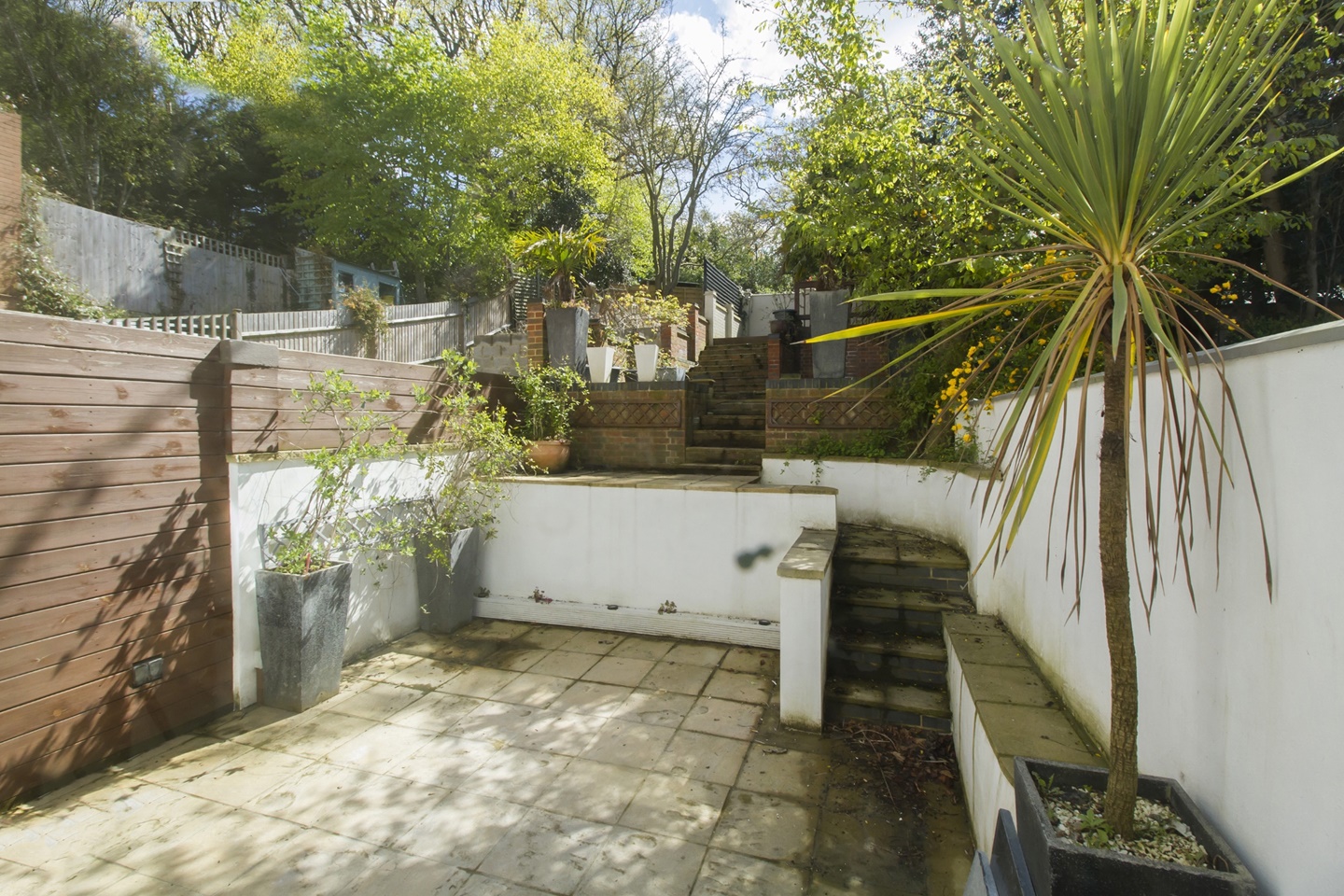 Bromley 1 Bed Flat, Calmont Road, BR1 To Rent Now for £1,400.00 p/m