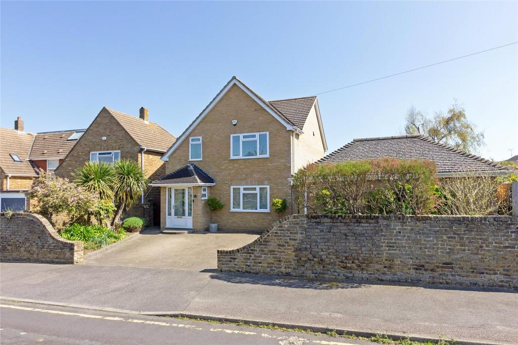 Sittingbourne 3 Bed Detached House, Grayshott Close, ME10 To Rent