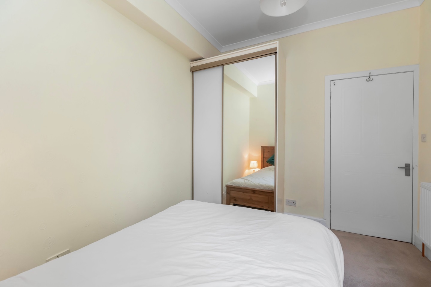 Edinburgh 1 Bed Flat, Bothwell Street, EH7 To Rent Now for £895.00 p/m