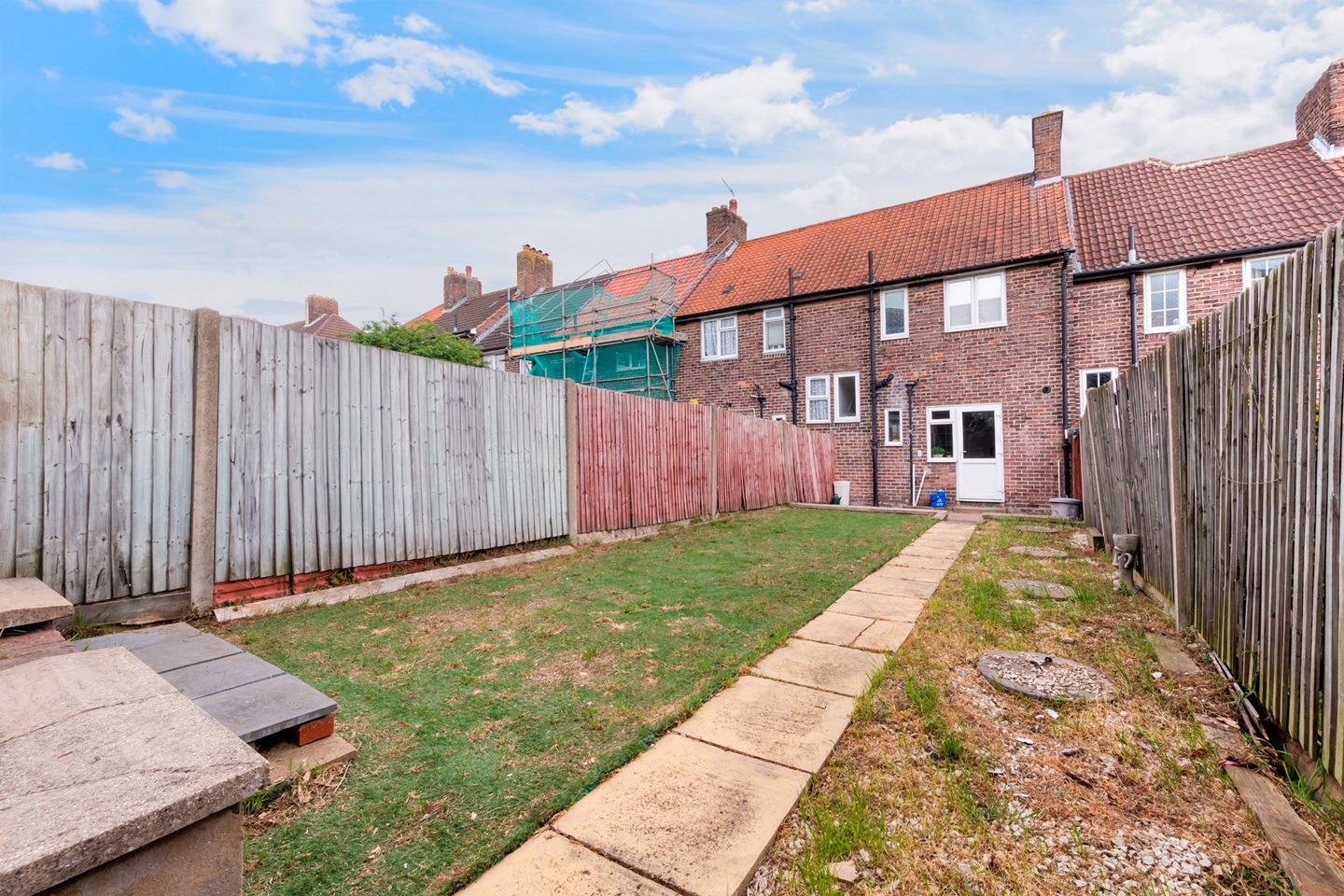 Bromley 2 Bed Terraced House, Downham Way, BR1 To Rent Now for £