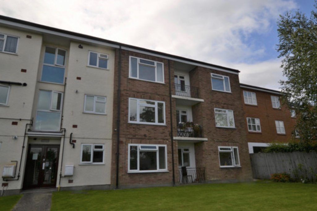 Highams Park 2 Bed Flat, Bailey Court, E4 To Rent Now for £1,350.00 p/m
