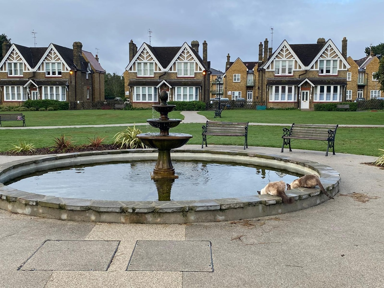 Barkingside, Ilford 2 Bed Flat, Thomas Barnardo Way, IG6 To Rent