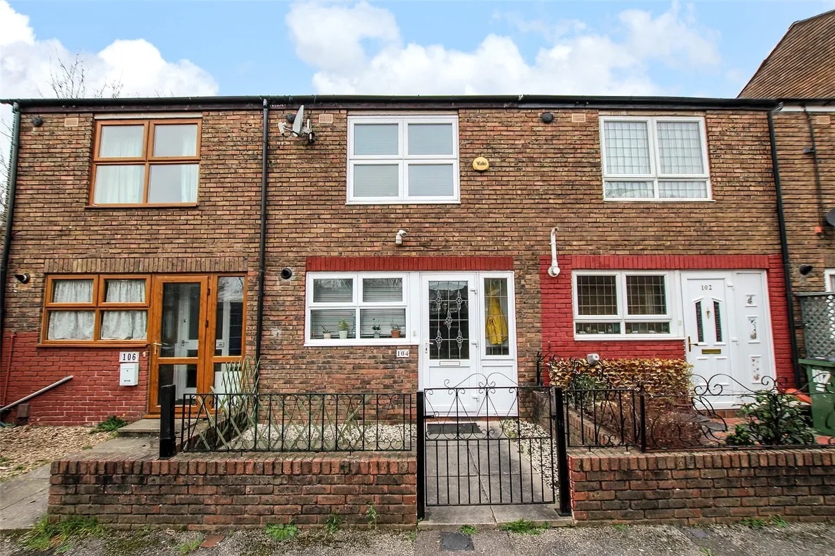 London 2 Bed Terraced House, Jessup Close, SE18 To Rent Now for £