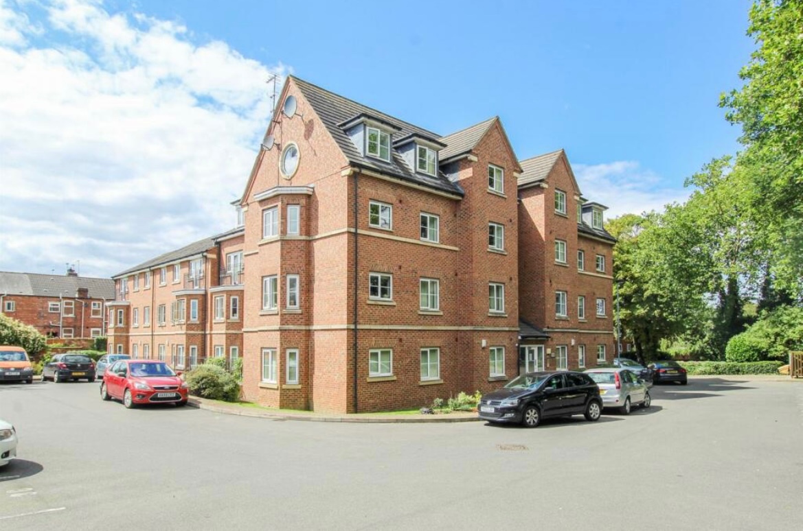 Pontefract 2 Bed Flat, Castle Grove, WF8 To Rent Now for £695.00 p/m