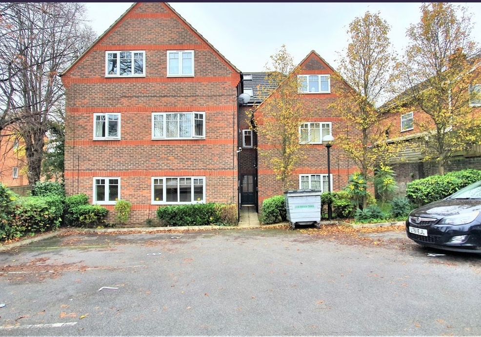 Luton 2 Bed Flat, Farley Hill, LU1 To Rent Now for £1,150.00 p/m