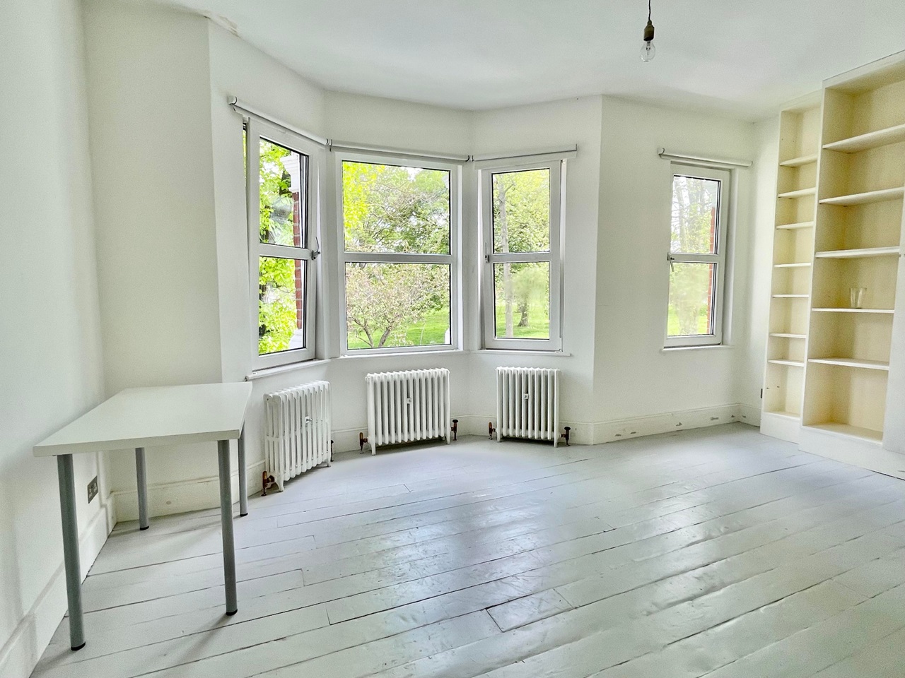 London Room in a Shared House, St. Nicholas Road, SE18 To Rent Now