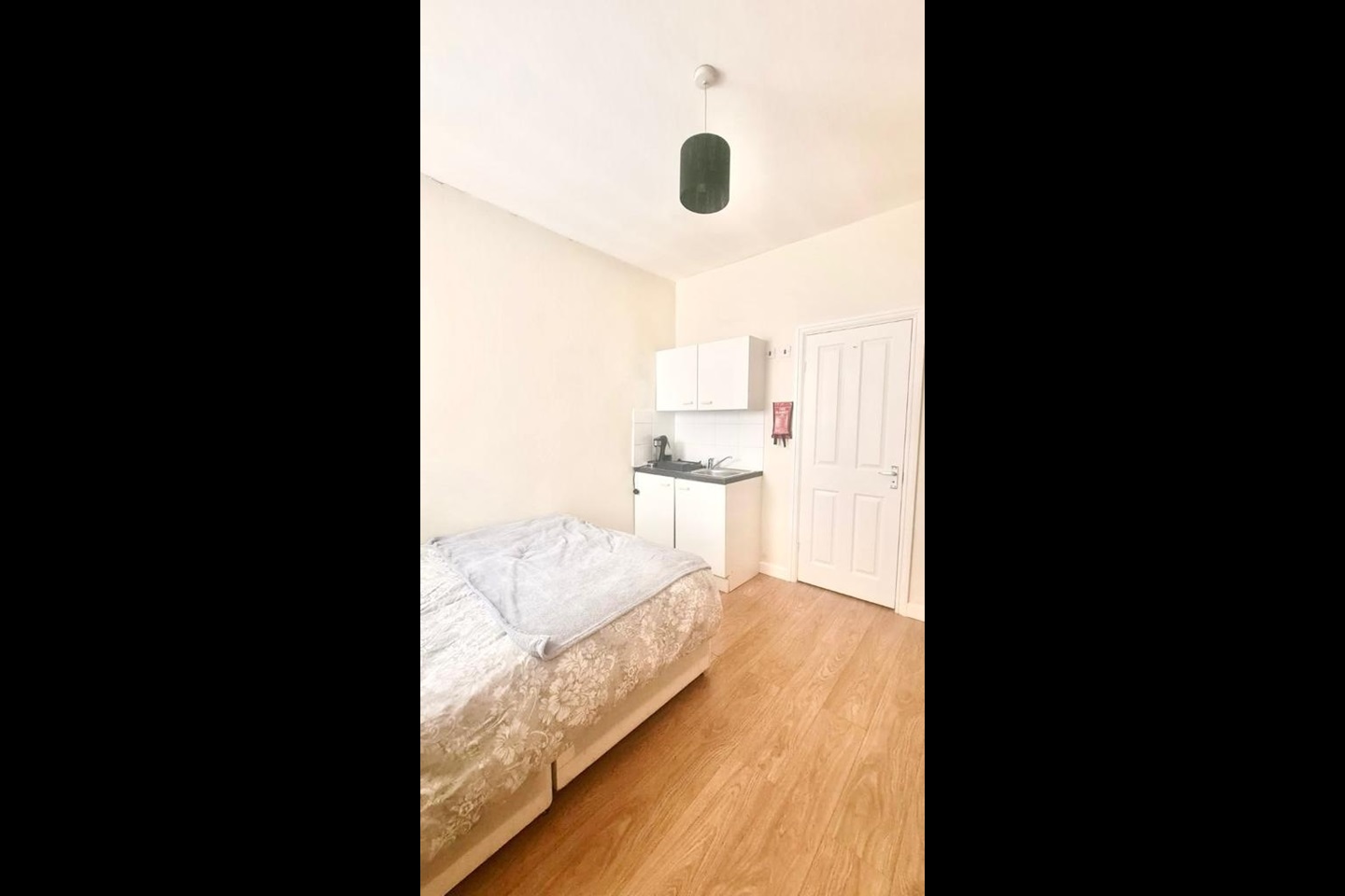 London Studio Flat, Handsworth Road, N17 To Rent Now for £960.00 p/m