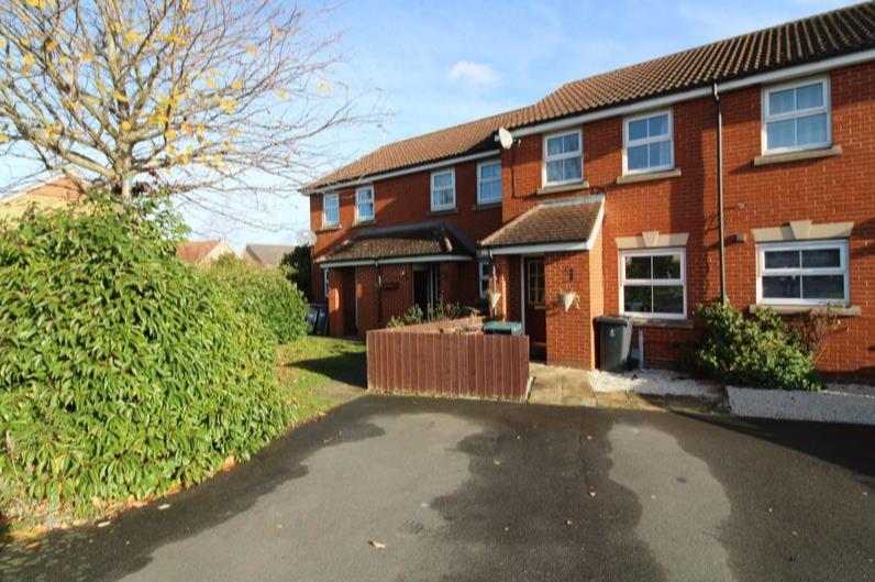 Luton 2 Bed Terraced House, Villiers Close, LU4 To Rent Now for £