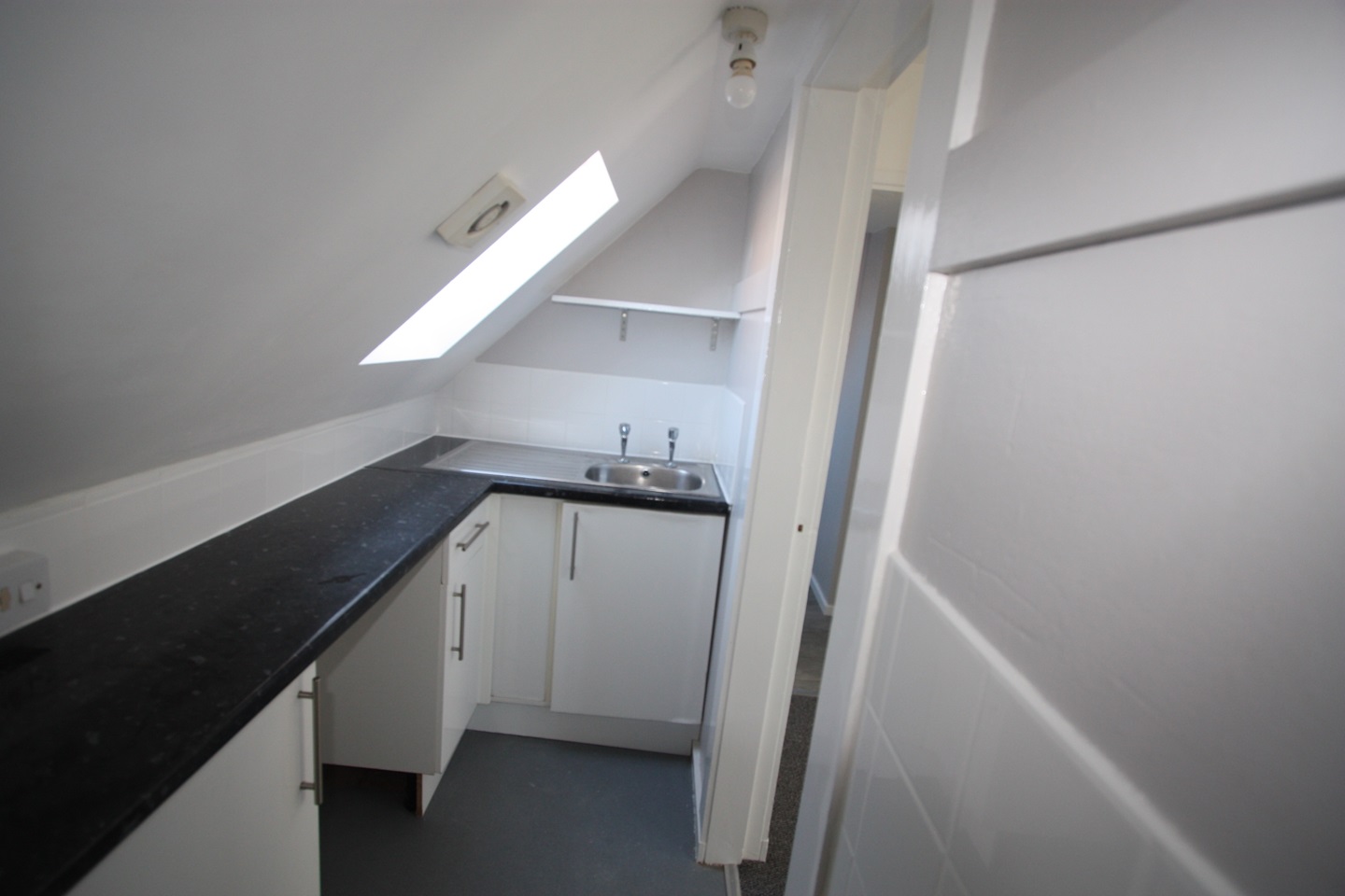 Wirral Studio Flat, Wallasey, CH45 To Rent Now for £450.00 p/m