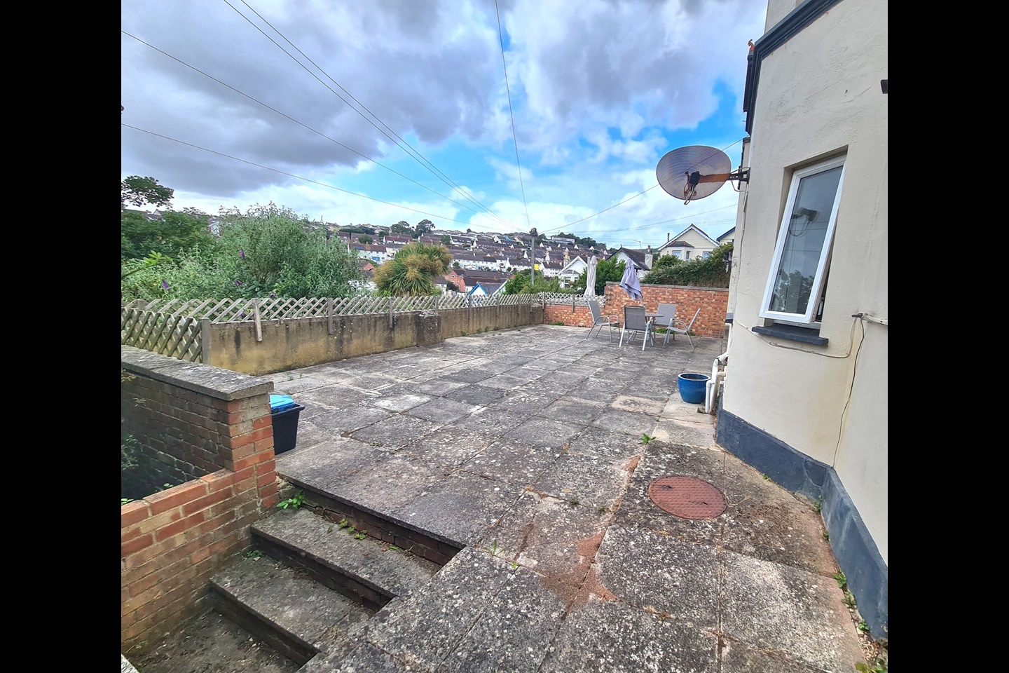 Teignmouth 1 Bed Flat, Coombe Vale Road, TQ14 To Rent Now for £675.