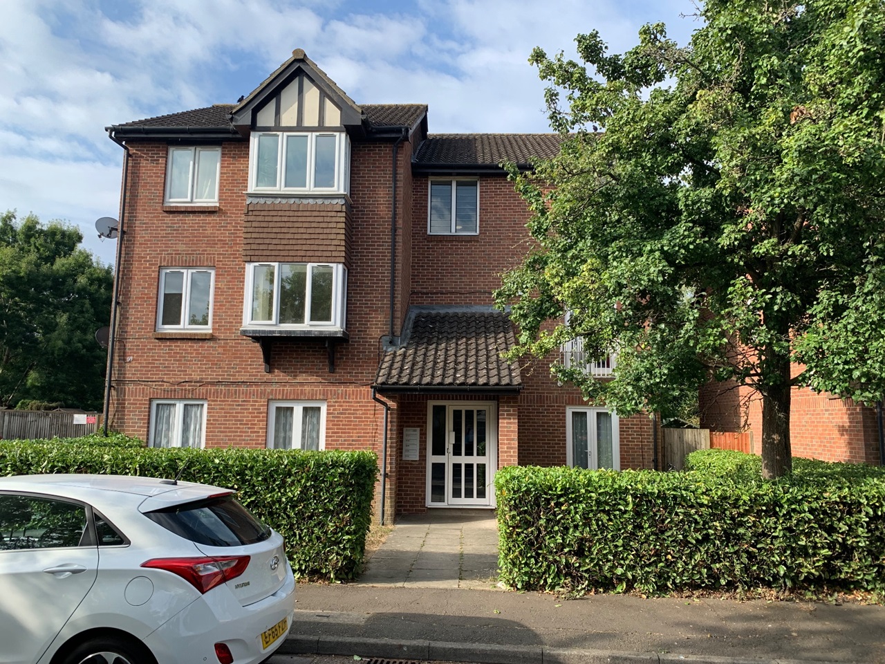 Northolt 2 Bed Flat, Rabournmead Drive, UB5 To Rent Now for £1,375.