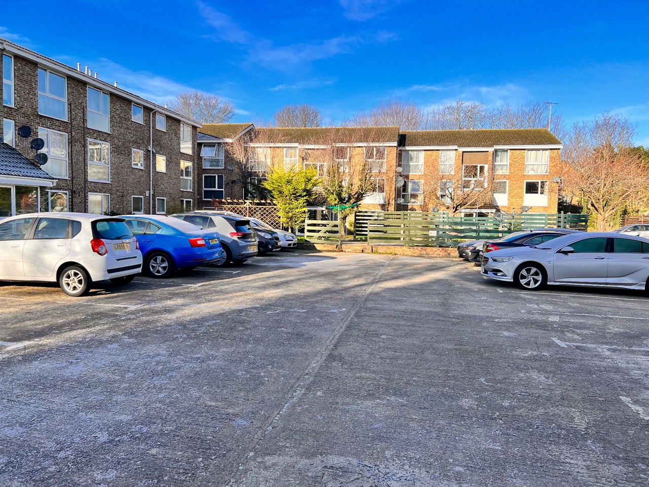 Dunstable 2 Bed Flat, Princes Court, LU5 To Rent Now for £1,000.00 p/m