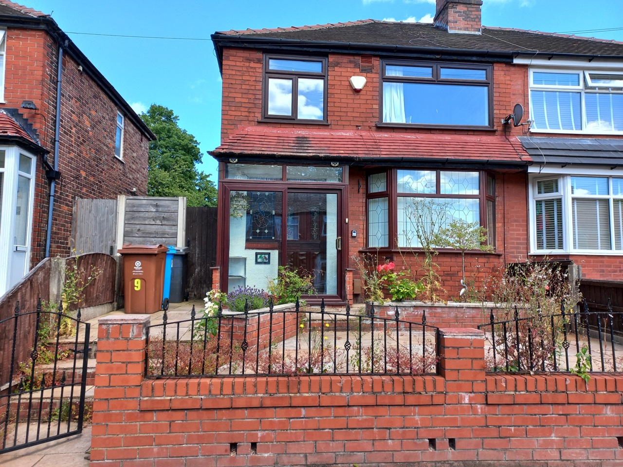 Chadderton, Oldham 3 Bed SemiDetached House, Stirling Road, OL9 To