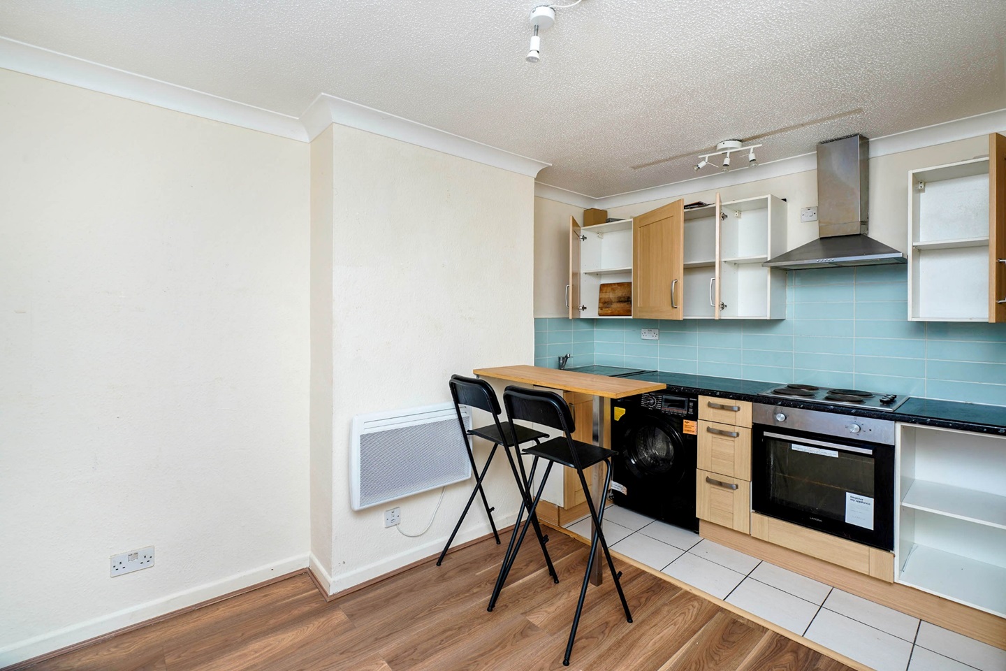 Luton 1 Bed Flat, Cardiff Grove, LU1 To Rent Now for £925.00 p/m