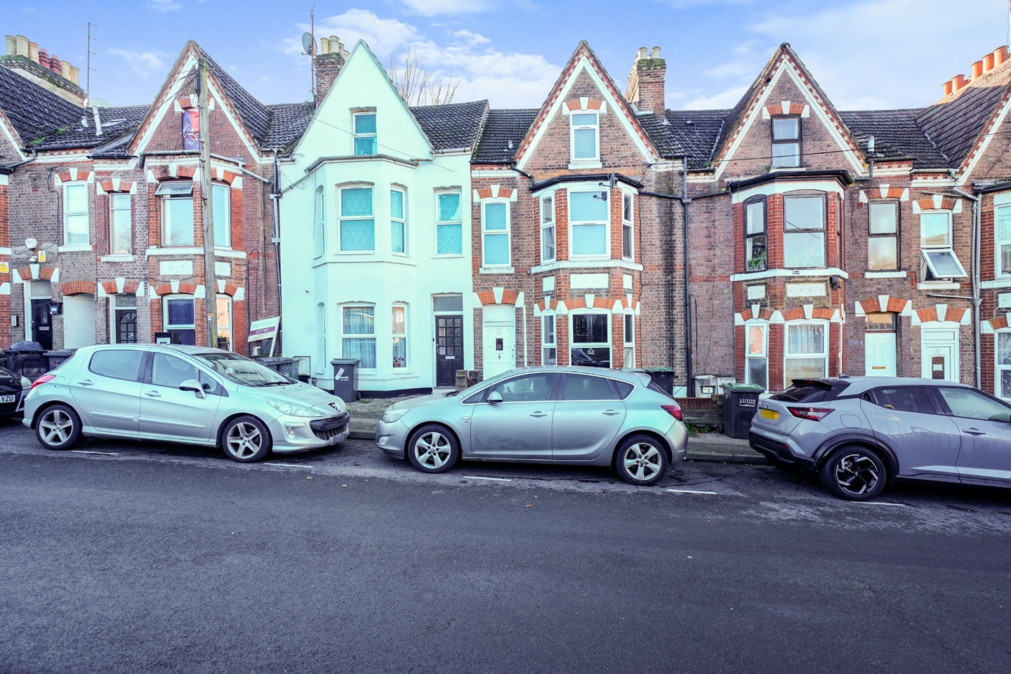 Luton 1 Bed Flat, Cardiff Grove, LU1 To Rent Now for £925.00 p/m