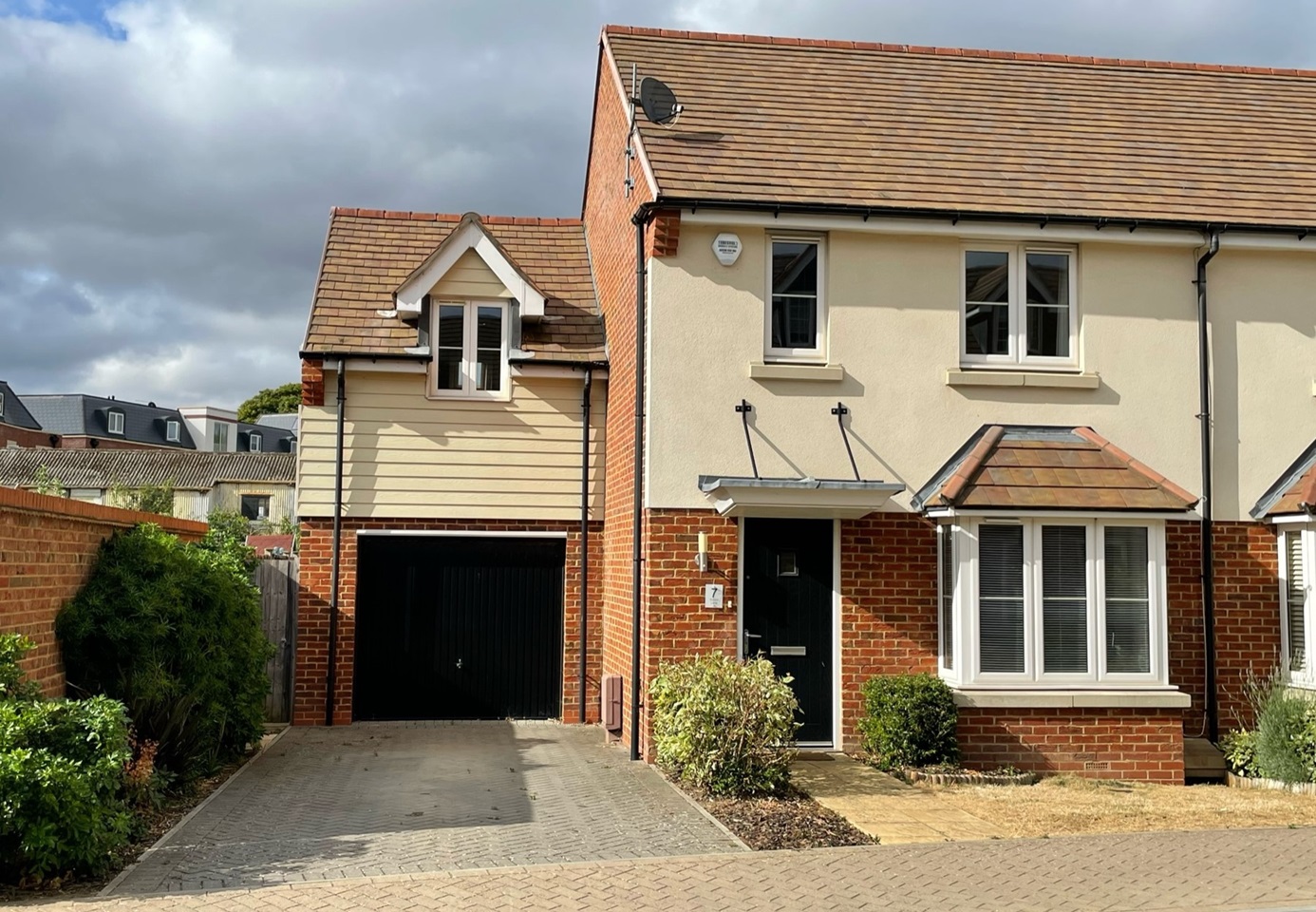 Havant 4 Bed SemiDetached House, School Lane, PO9 To Rent Now for