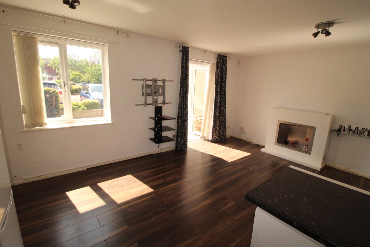 Salford 2 Bed Flat, Trinity Riverside, M3 To Rent Now for £1,200.00 p/m
