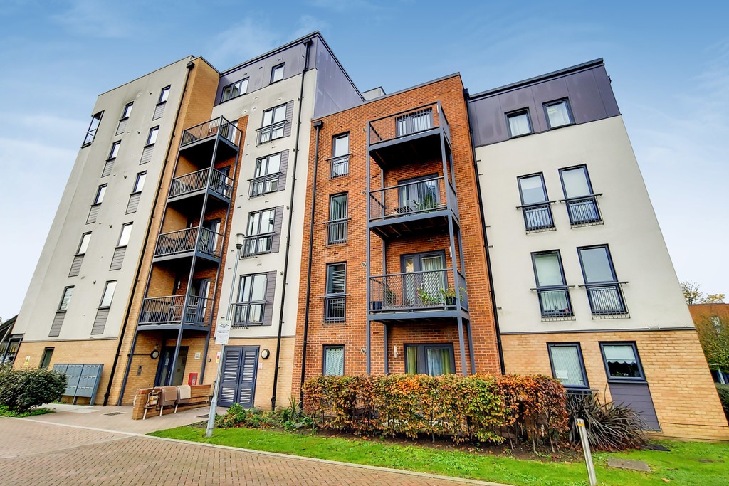 London 1 Bed Flat, Fairthorn Road, SE7 To Rent Now for £1,500.00 p/m