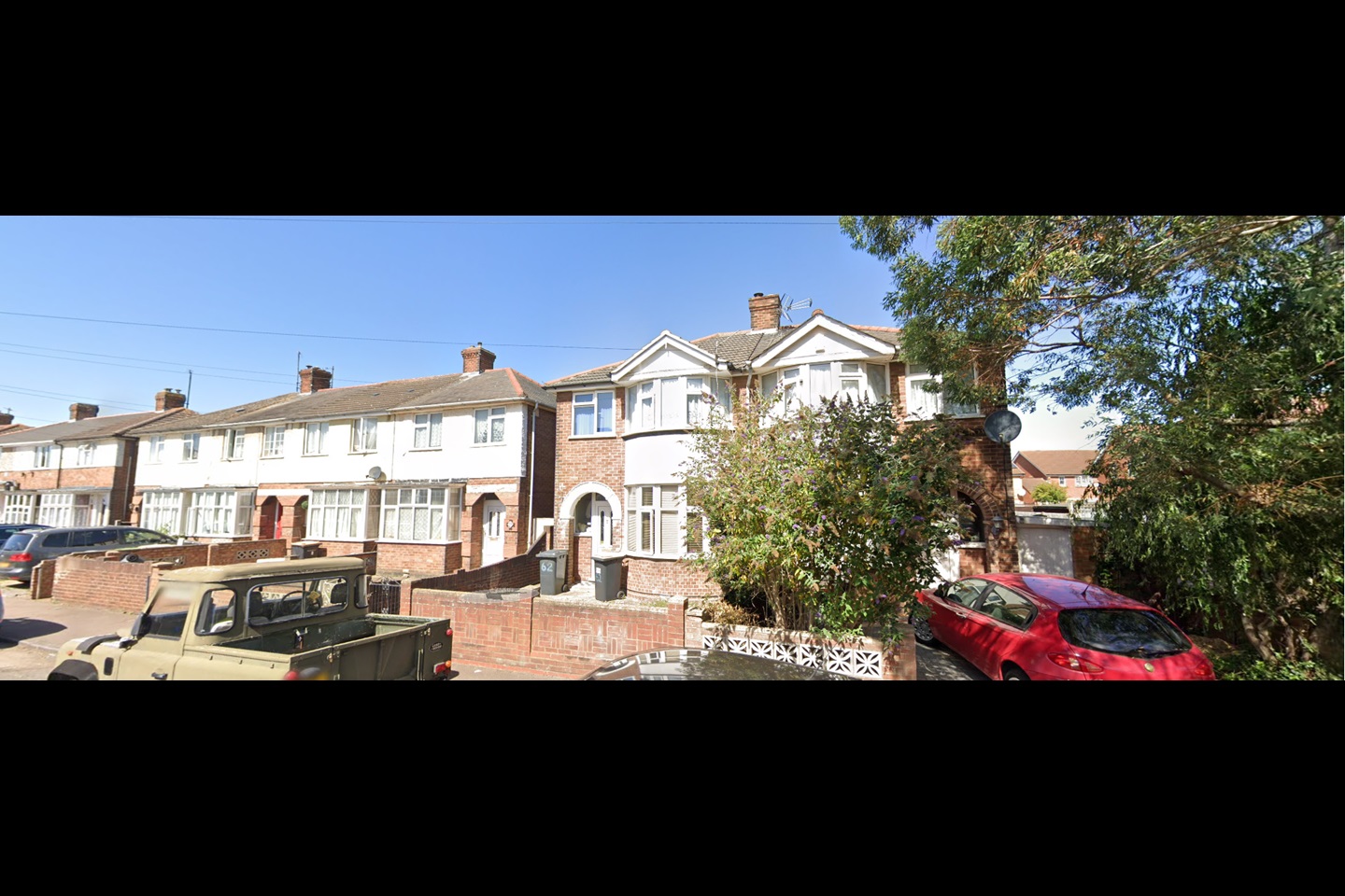 Bedford 3 Bed SemiDetached House, Cedar Road, MK42 To Rent Now for