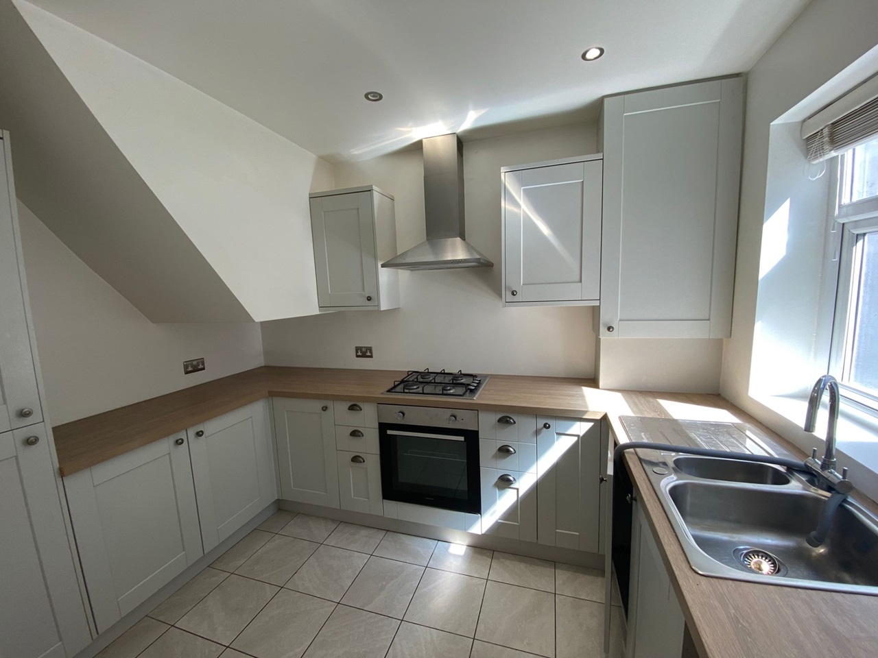 Salford 3 Bed SemiDetached House, Swinton Park Road, M6 To Rent