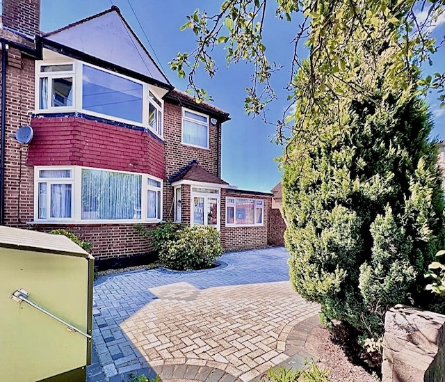 Morden 4 Bed SemiDetached House, Mossville Gardens, SM4 To Rent